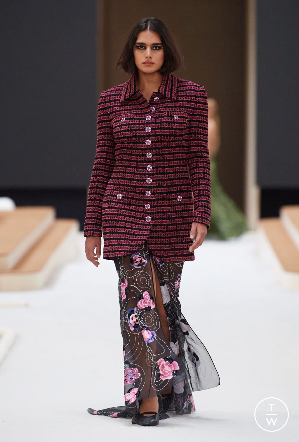 Fashion Week Paris Spring/Summer 2022 look 19 from the Chanel collection couture