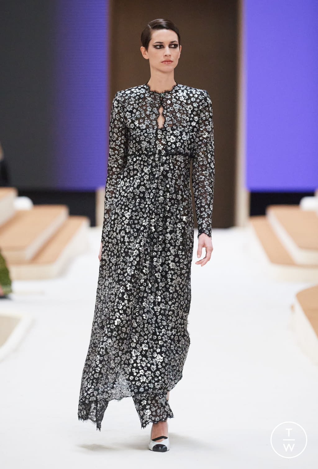 Fashion Week Paris Spring/Summer 2022 look 21 from the Chanel collection 高级定制