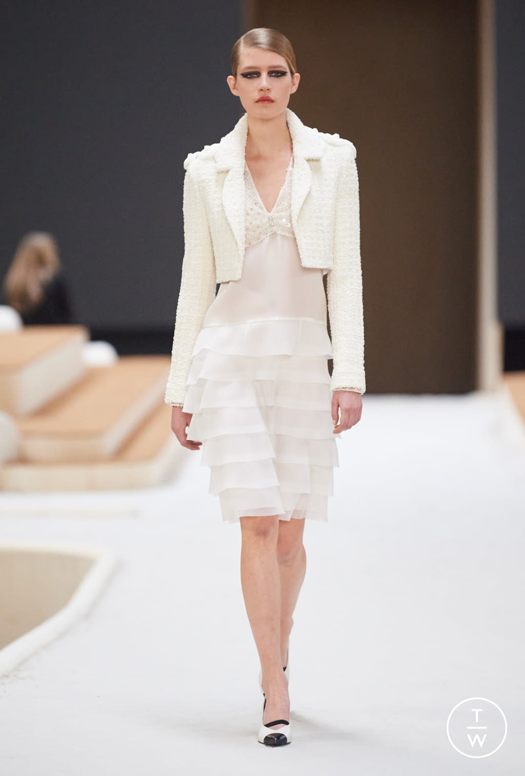 Fashion Week Paris Spring/Summer 2022 look 27 from the Chanel collection couture