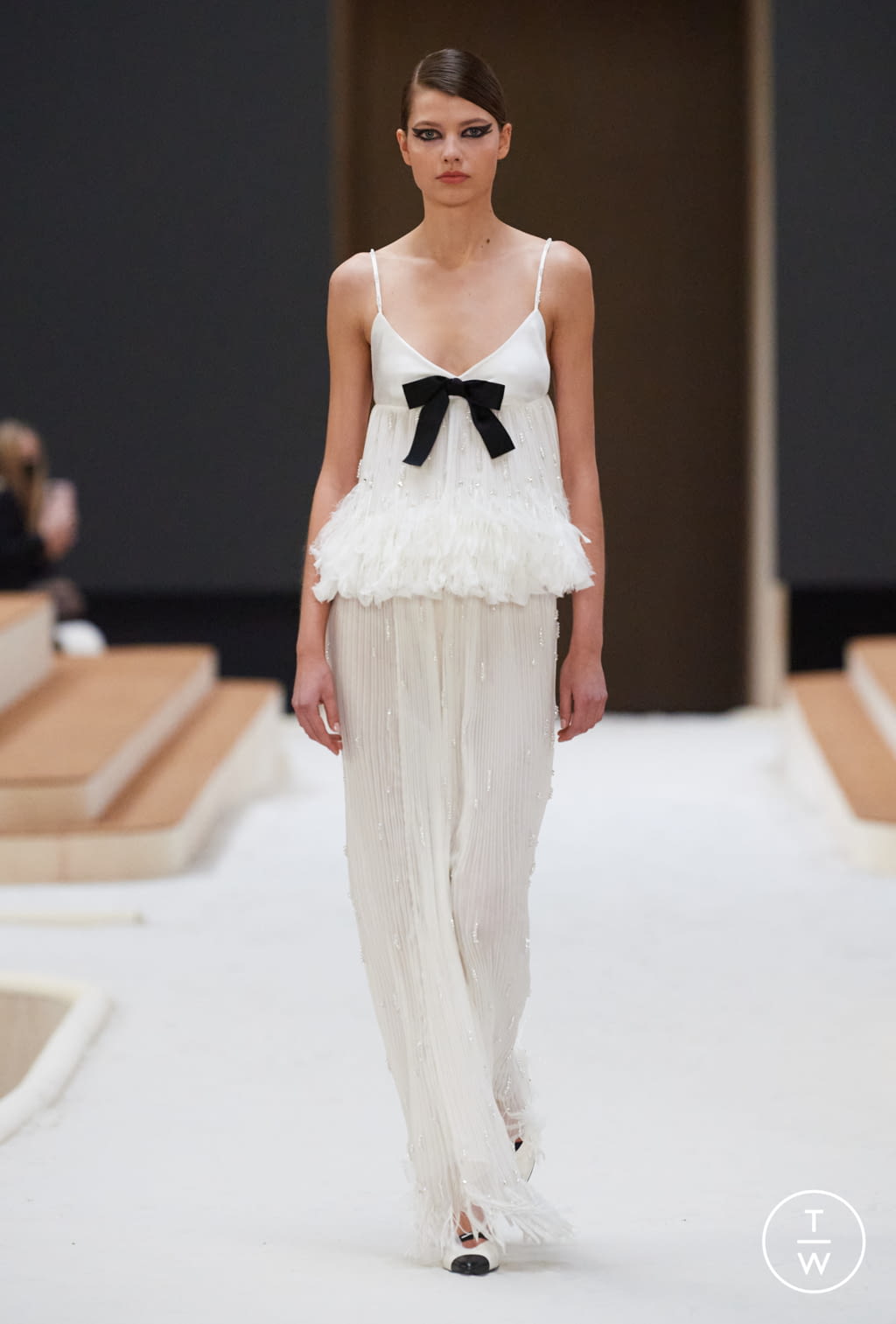 Fashion Week Paris Spring/Summer 2022 look 44 from the Chanel collection couture