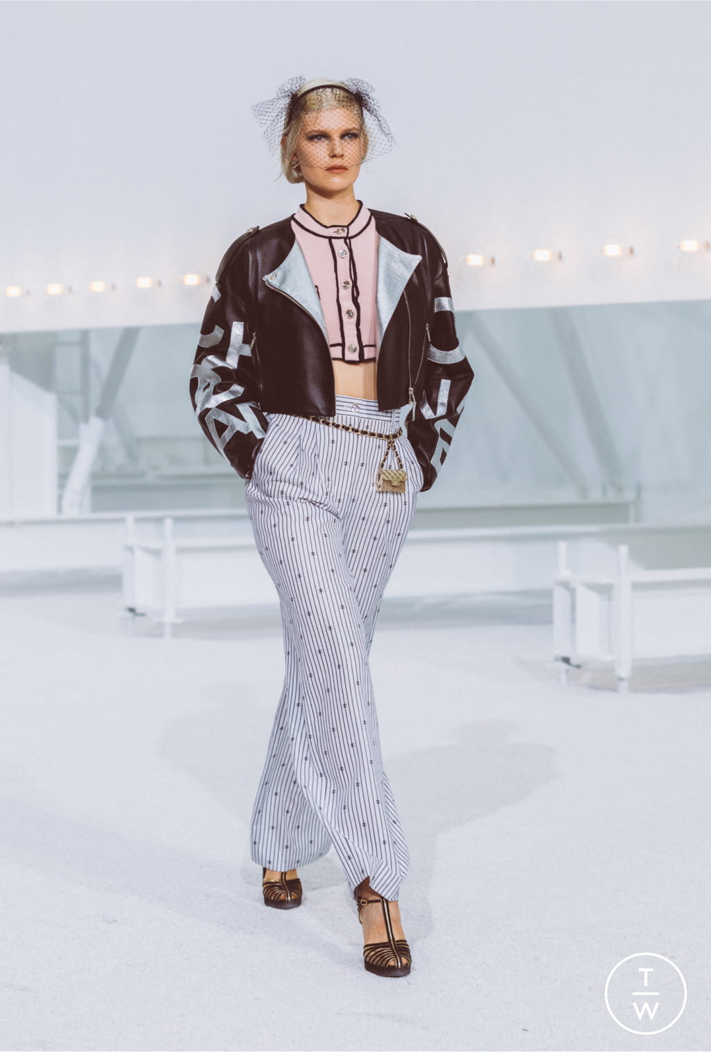 Fashion Week Paris Spring/Summer 2021 look 9 from the Chanel collection 女装