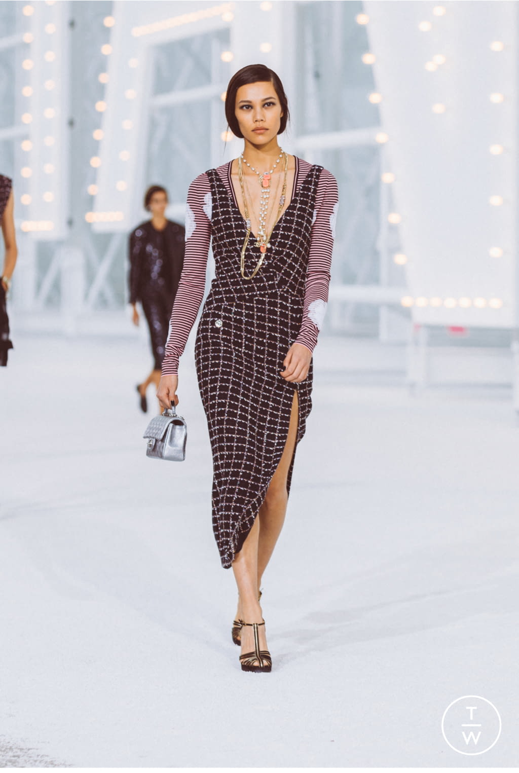 Fashion Week Paris Spring/Summer 2021 look 16 from the Chanel collection 女装