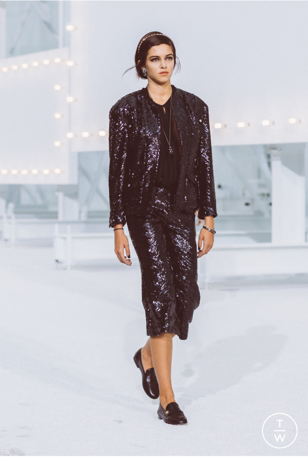 Fashion Week Paris Spring/Summer 2021 look 19 from the Chanel collection womenswear