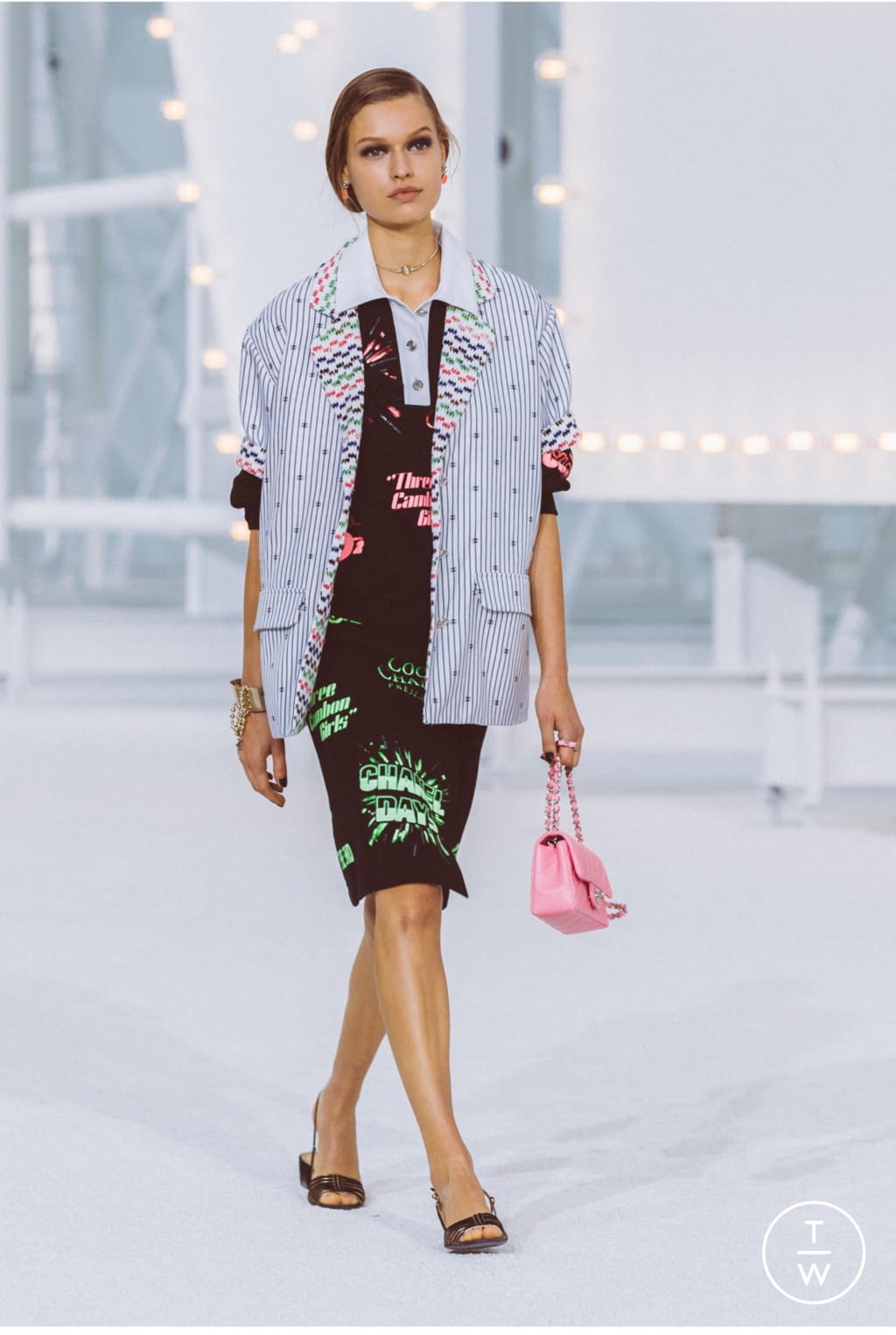 Fashion Week Paris Spring/Summer 2021 look 26 from the Chanel collection womenswear