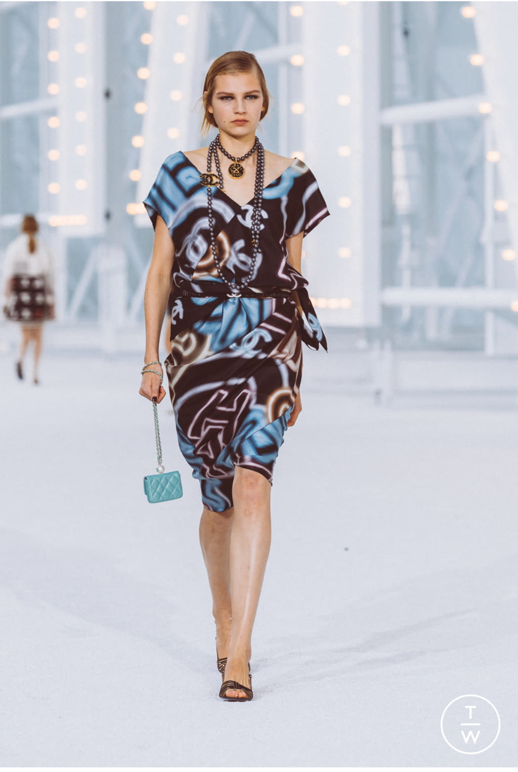Fashion Week Paris Spring/Summer 2021 look 31 from the Chanel collection 女装