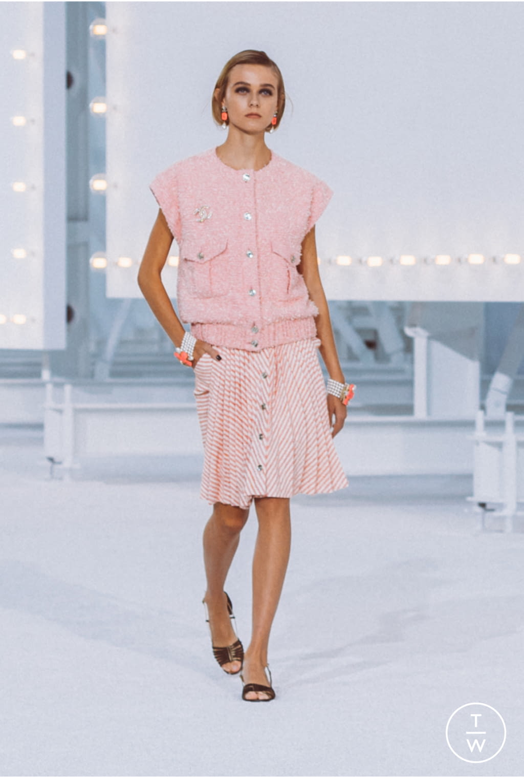 Fashion Week Paris Spring/Summer 2021 look 41 from the Chanel collection womenswear