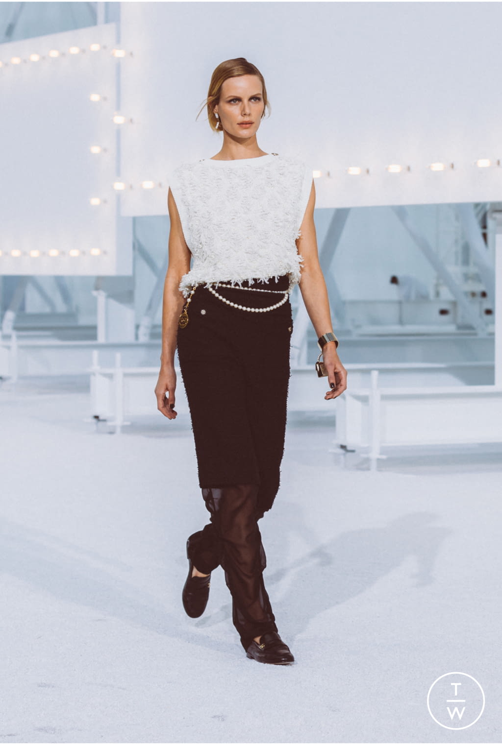 Fashion Week Paris Spring/Summer 2021 look 51 from the Chanel collection womenswear