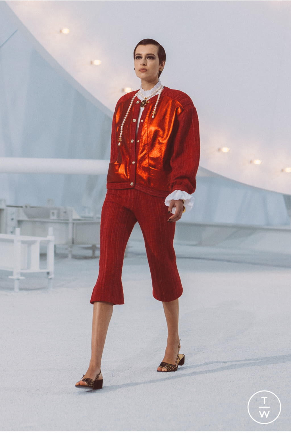 Fashion Week Paris Spring/Summer 2021 look 22 from the Chanel collection womenswear