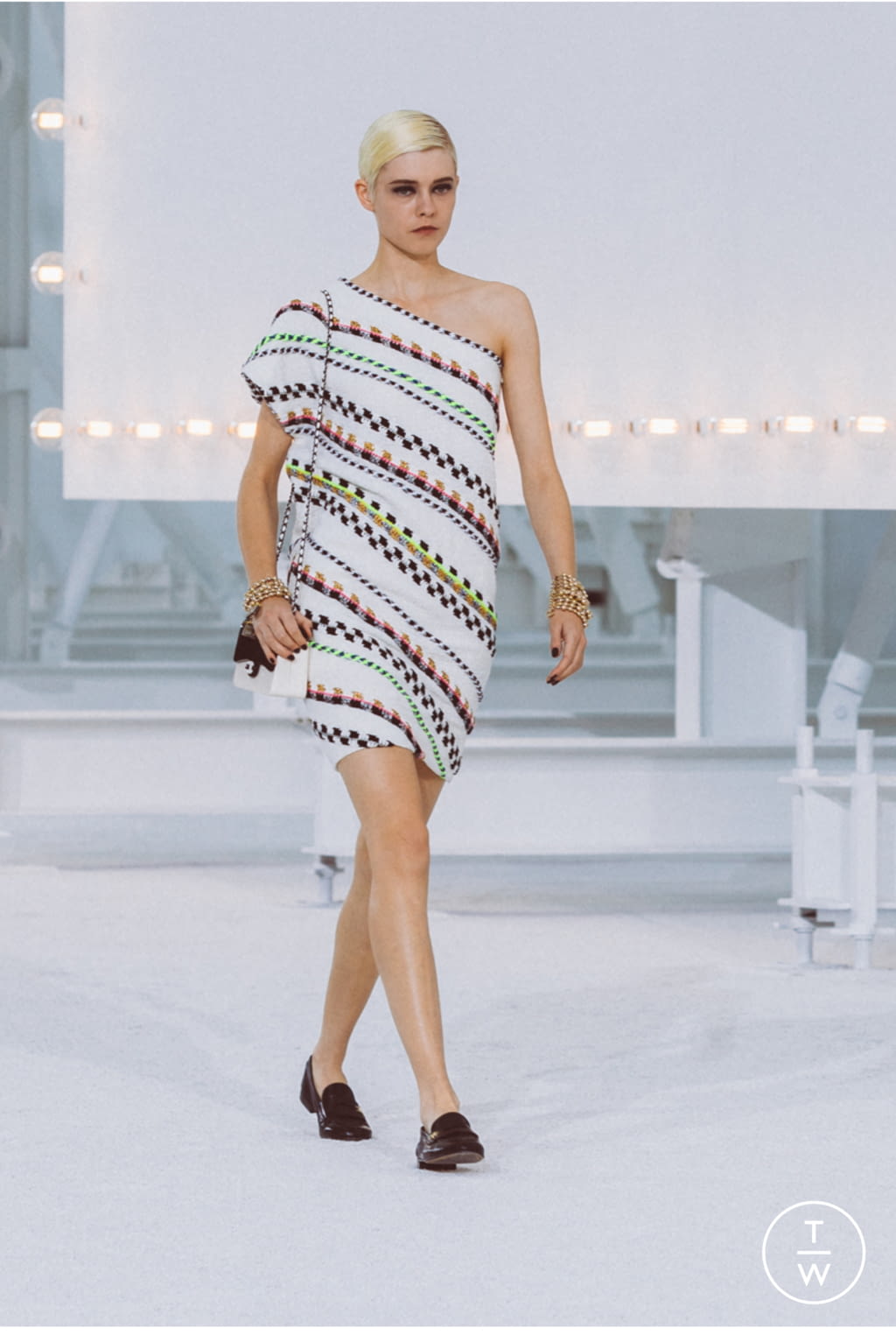 Fashion Week Paris Spring/Summer 2021 look 27 from the Chanel collection 女装