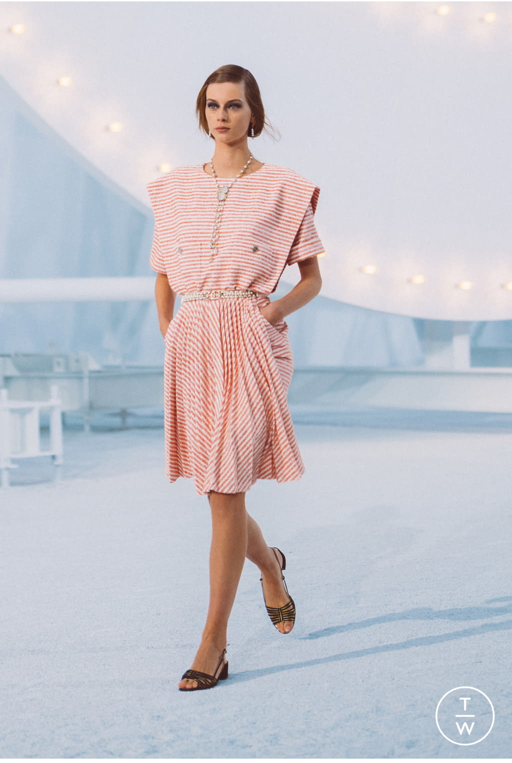 Fashion Week Paris Spring/Summer 2021 look 40 from the Chanel collection 女装