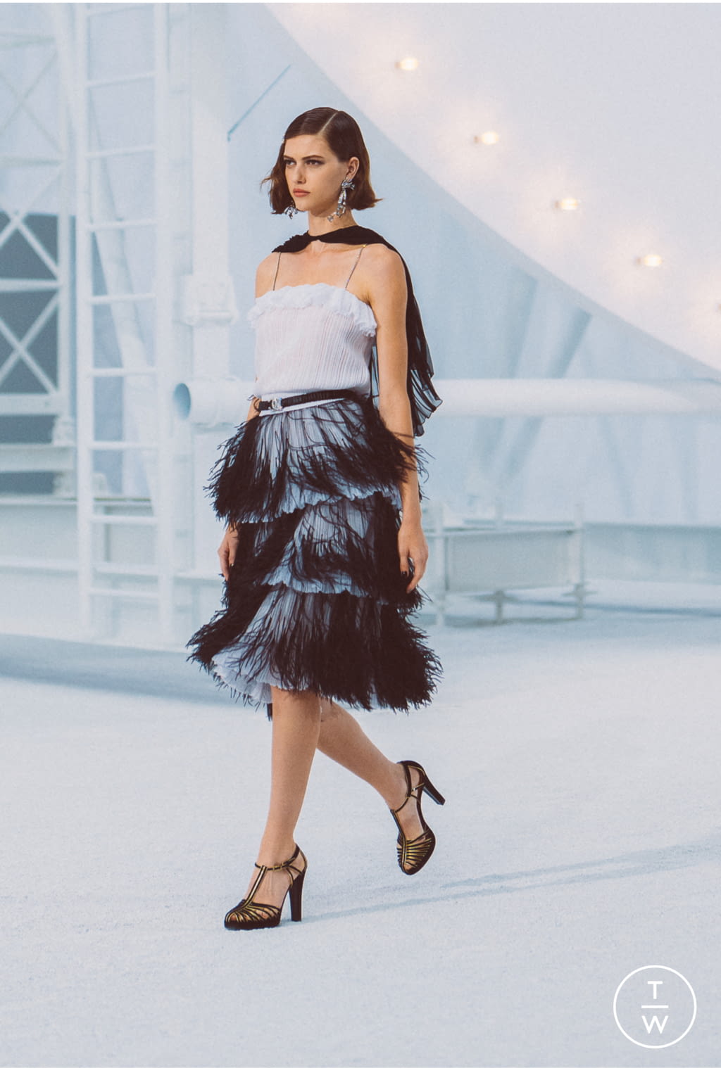 Fashion Week Paris Spring/Summer 2021 look 60 from the Chanel collection womenswear