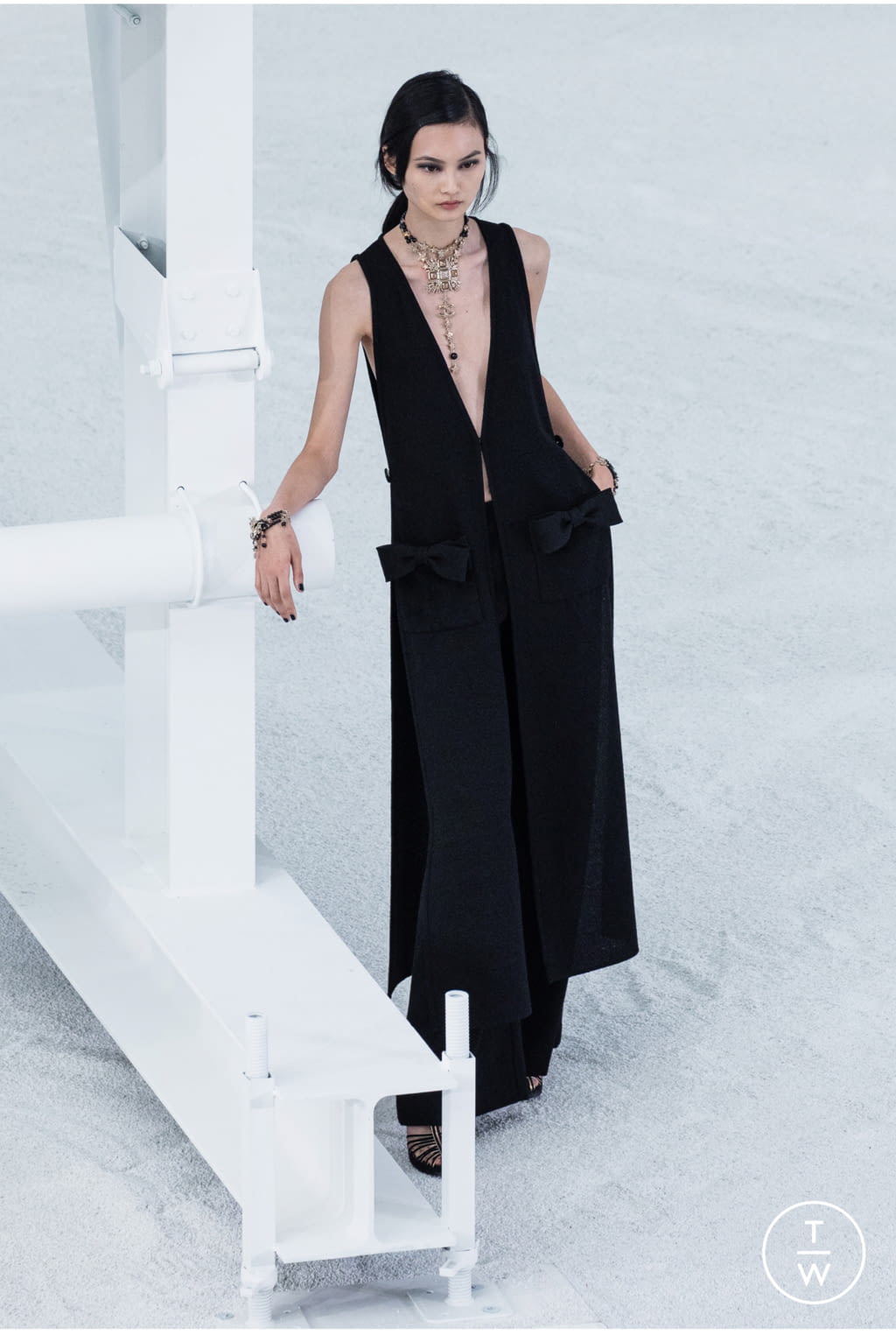 Fashion Week Paris Spring/Summer 2021 look 62 from the Chanel collection womenswear