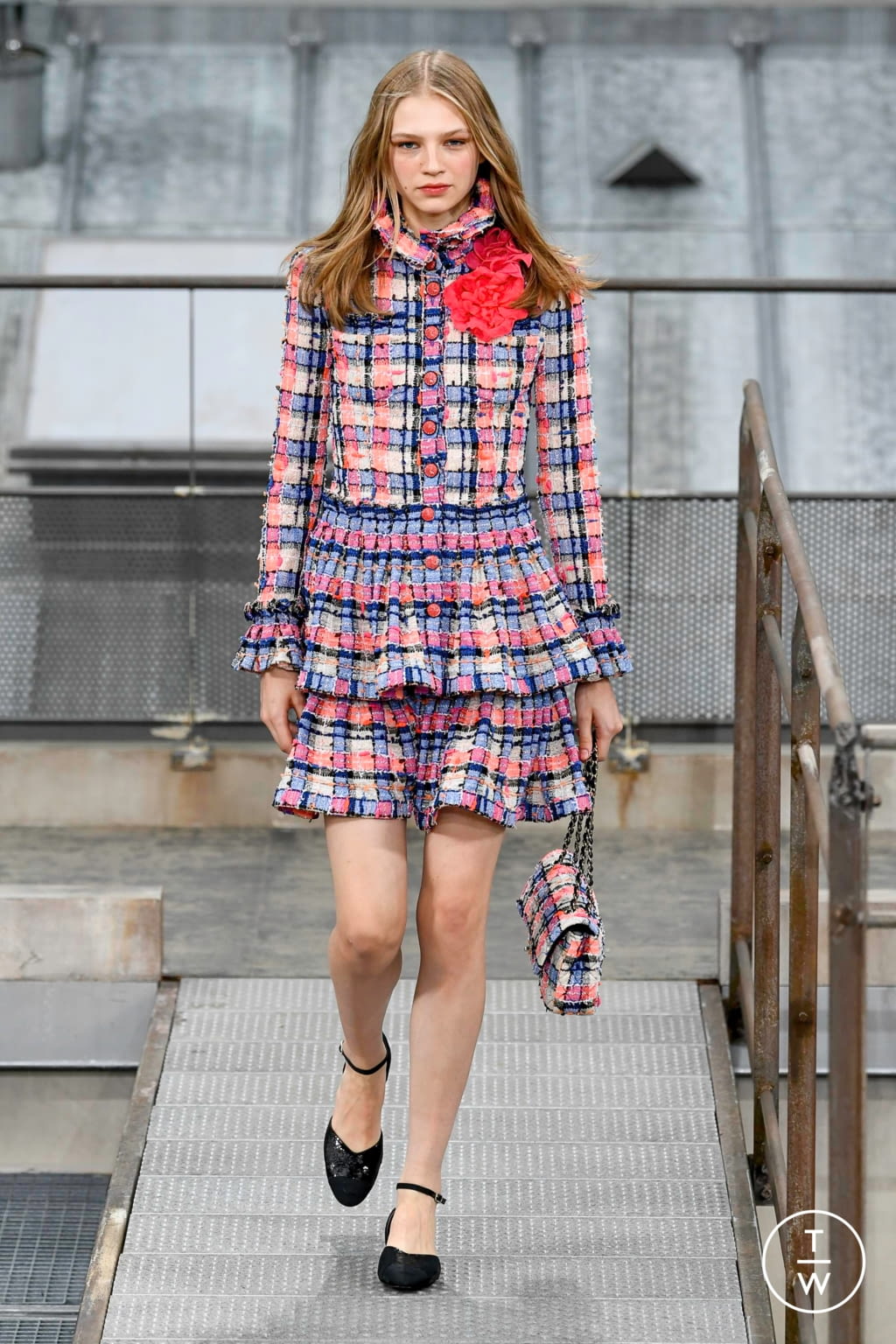 Fashion Week Paris Spring/Summer 2020 look 11 from the Chanel collection womenswear
