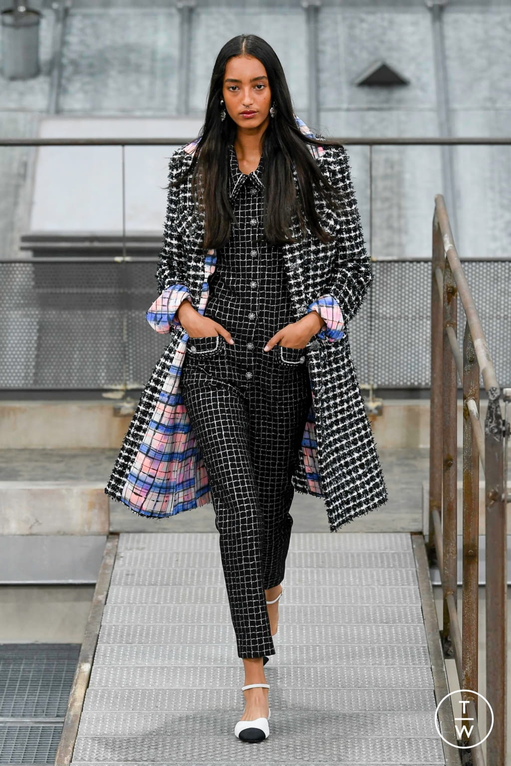 Fashion Week Paris Spring/Summer 2020 look 14 from the Chanel collection womenswear