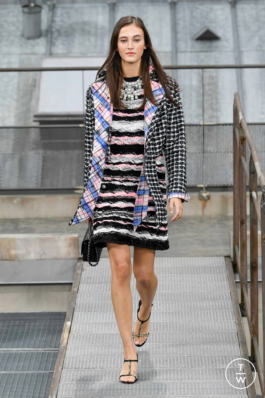 Fashion Week Paris Spring/Summer 2020 look 16 from the Chanel collection womenswear