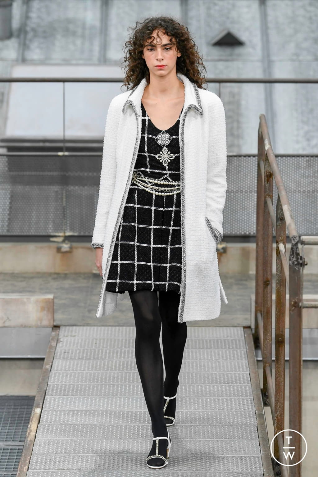 Fashion Week Paris Spring/Summer 2020 look 26 from the Chanel collection womenswear