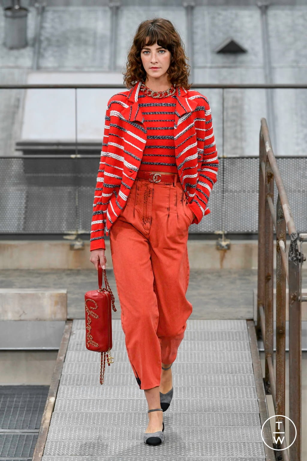 Fashion Week Paris Spring/Summer 2020 look 35 from the Chanel collection womenswear