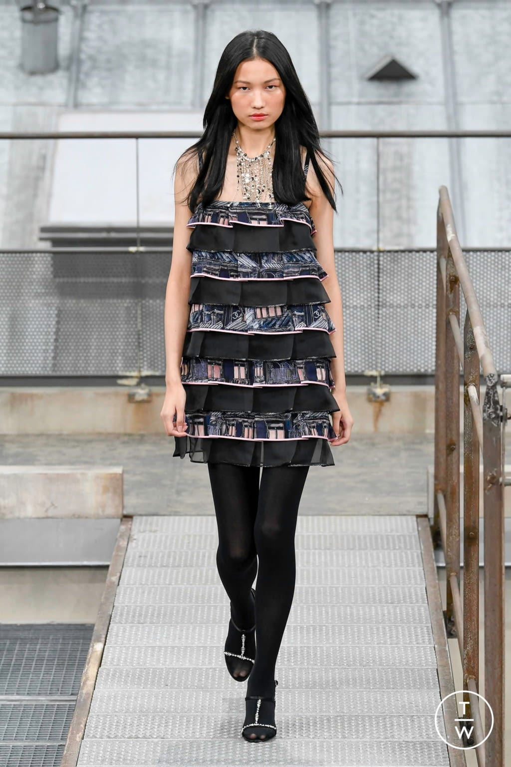 Fashion Week Paris Spring/Summer 2020 look 52 from the Chanel collection womenswear