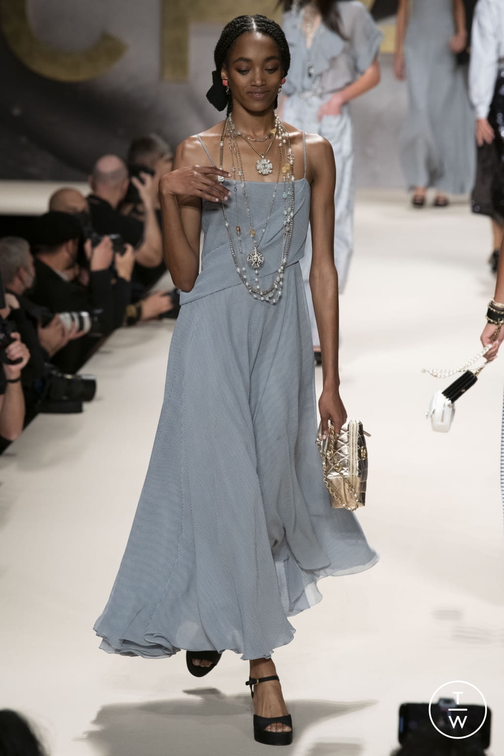 Fashion Week Paris Spring/Summer 2022 look 23 from the Chanel collection womenswear