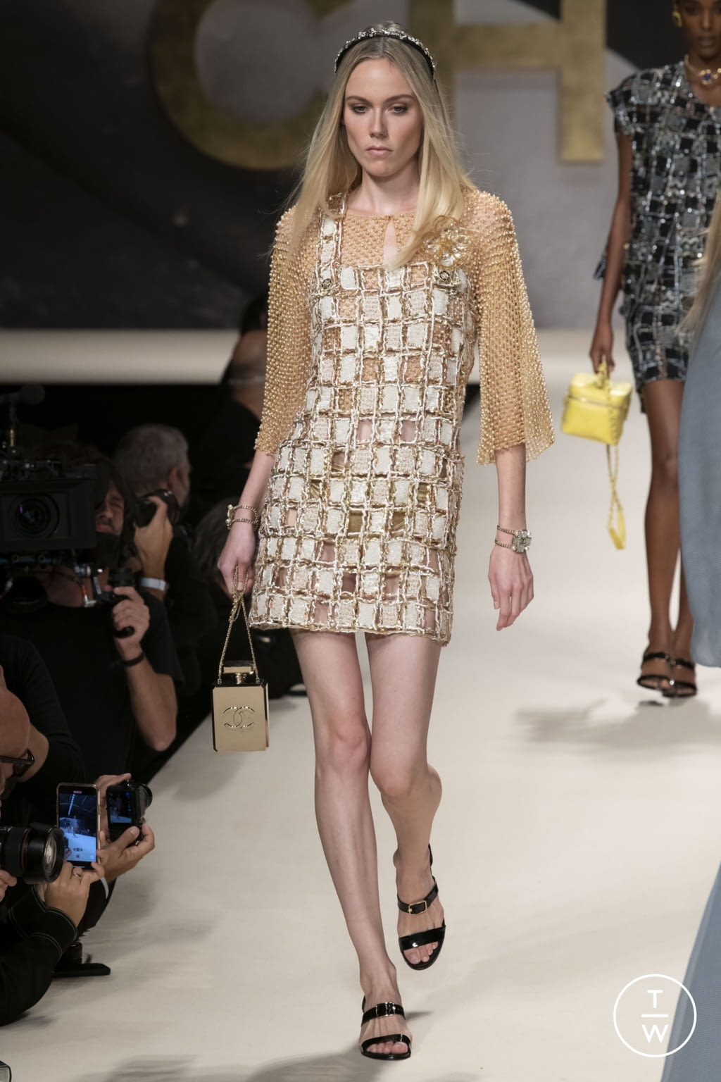 Fashion Week Paris Spring/Summer 2022 look 27 de la collection Chanel womenswear