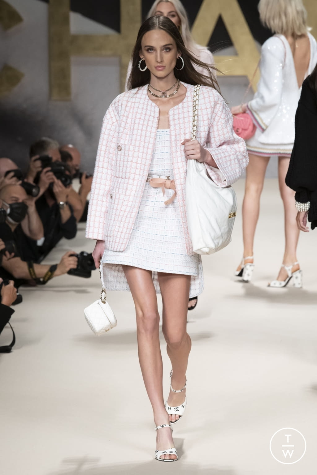 Chanel SS22 womenswear #40 - Tagwalk: The Fashion Search Engine