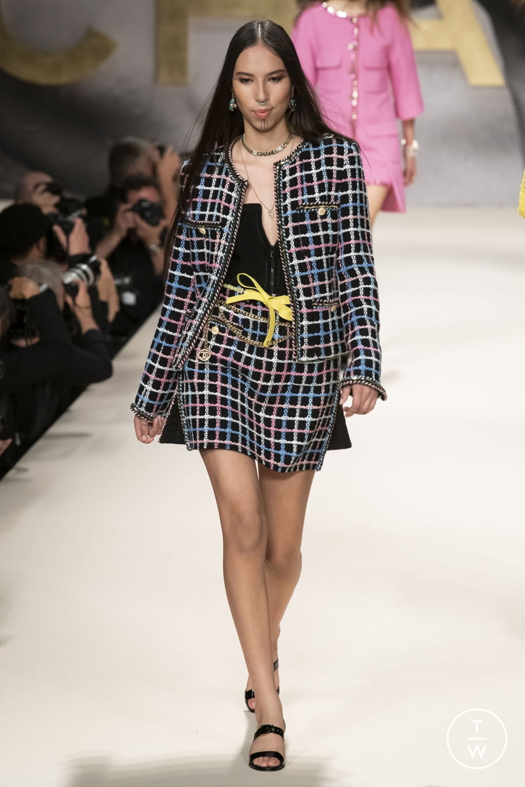 Fashion Week Paris Spring/Summer 2022 look 47 from the Chanel collection womenswear