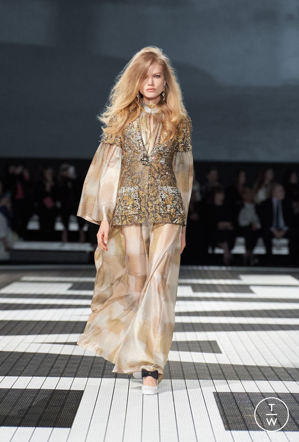 Fashion Week Paris Resort 2024 look 8 de la collection Chanel womenswear
