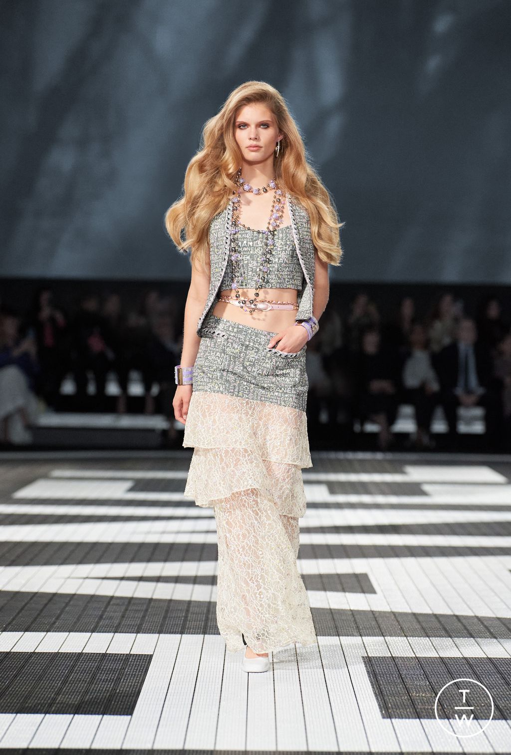 Fashion Week Paris Resort 2024 look 9 de la collection Chanel womenswear