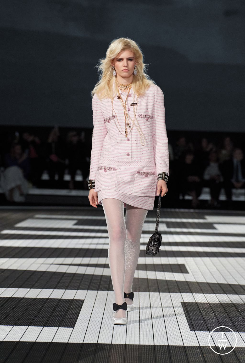 Fashion Week Paris Resort 2024 look 13 from the Chanel collection womenswear