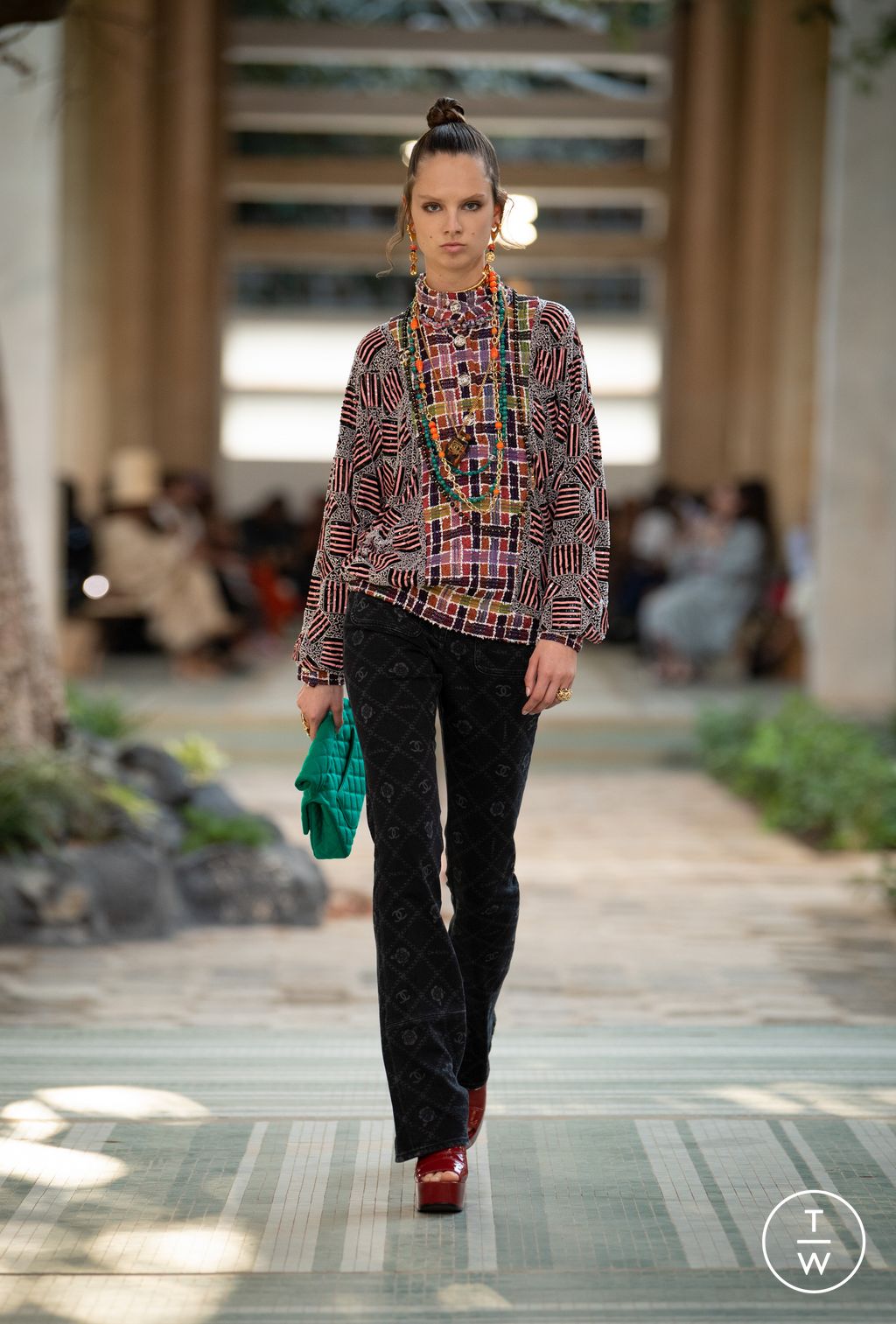 Fashion Week Paris Pre-Fall 2023 look 14 from the Chanel collection womenswear
