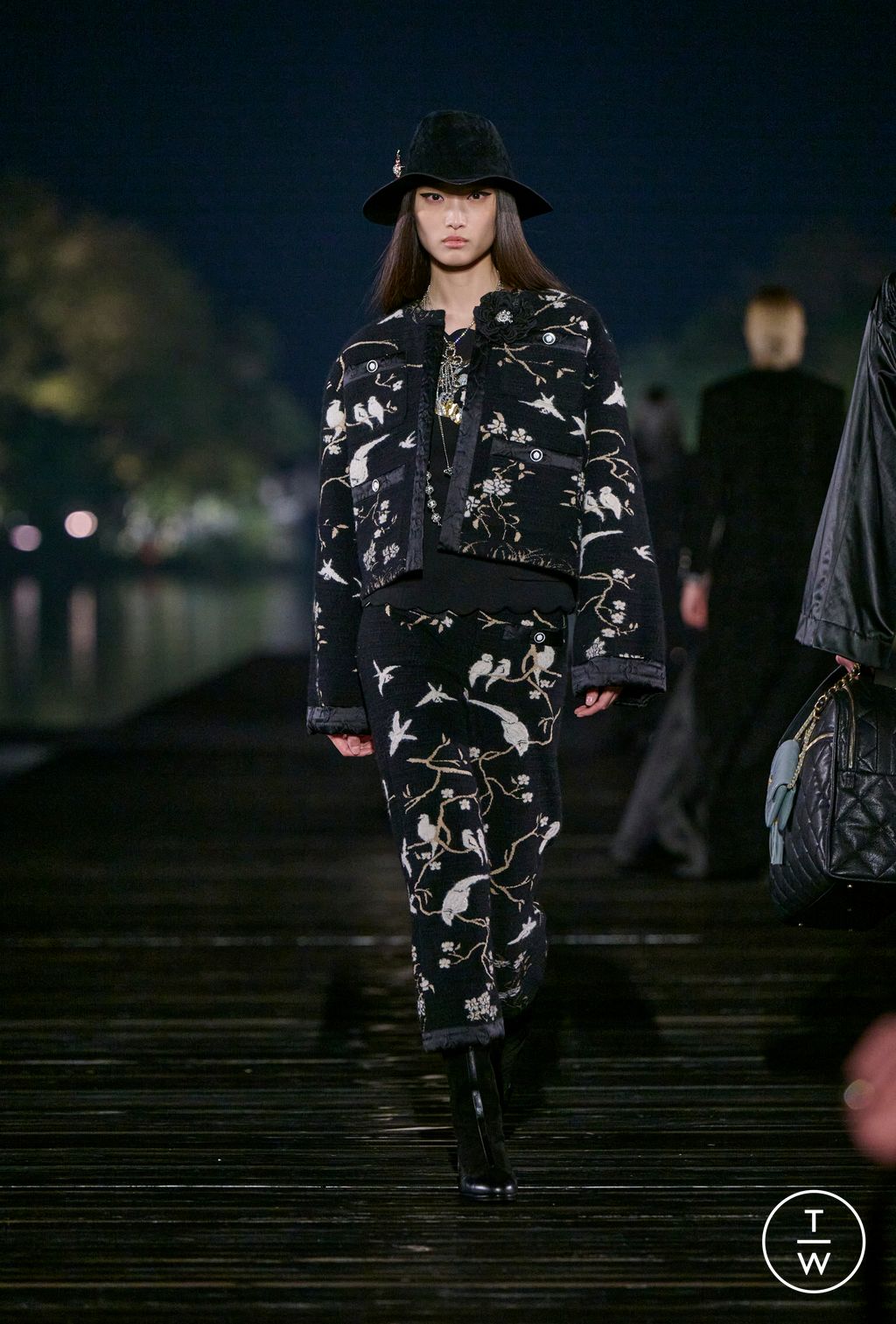 Fashion Week Paris Pre-Fall 2025 look 15 from the Chanel collection womenswear