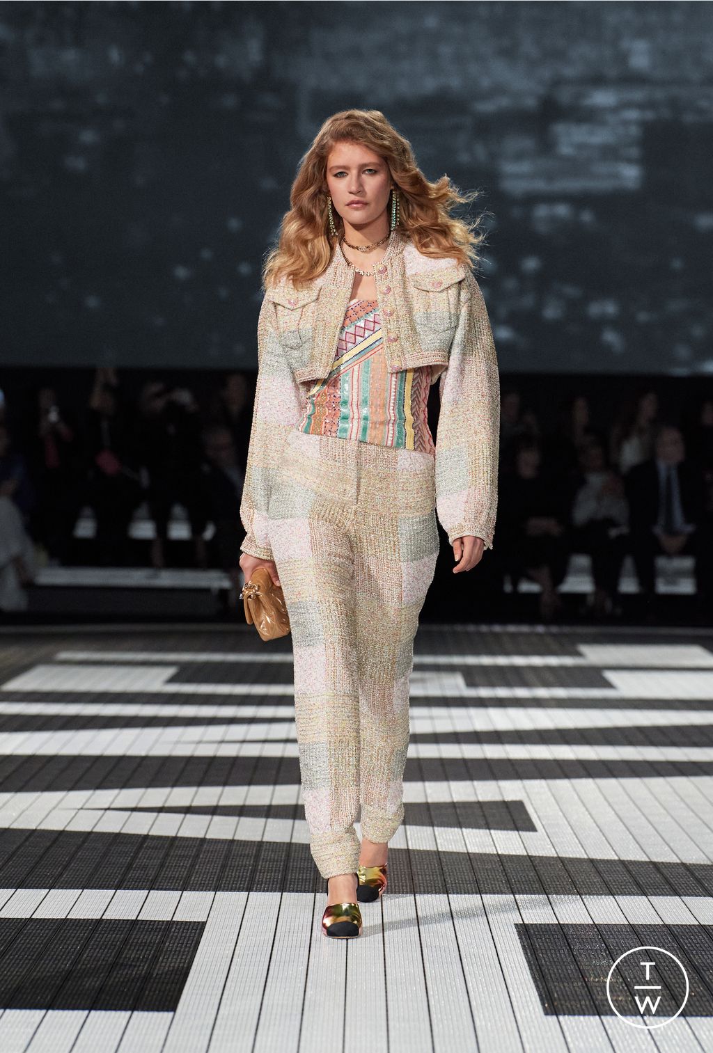 Fashion Week Paris Resort 2024 look 15 de la collection Chanel womenswear