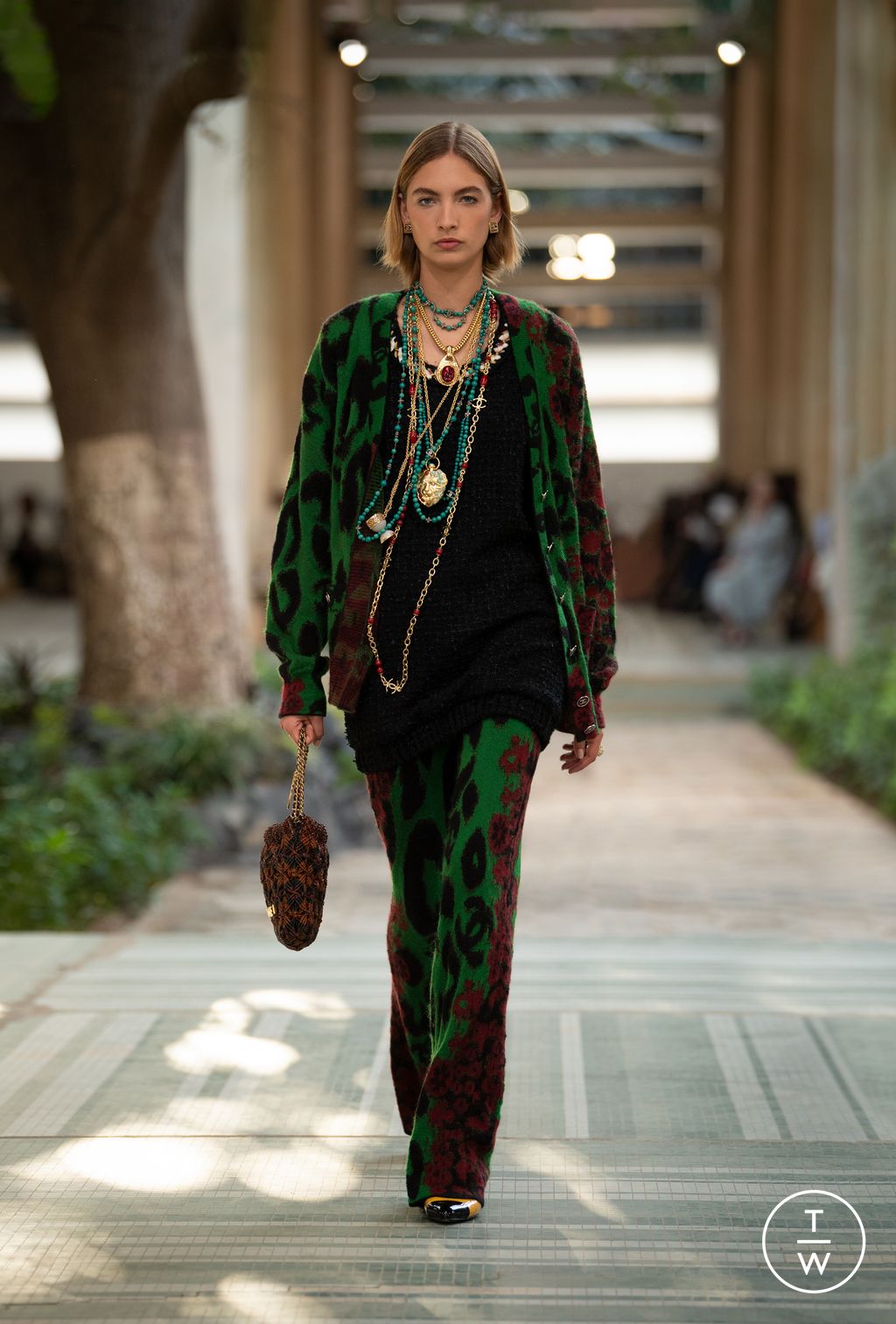 Fashion Week Paris Pre-Fall 2023 look 19 from the Chanel collection womenswear