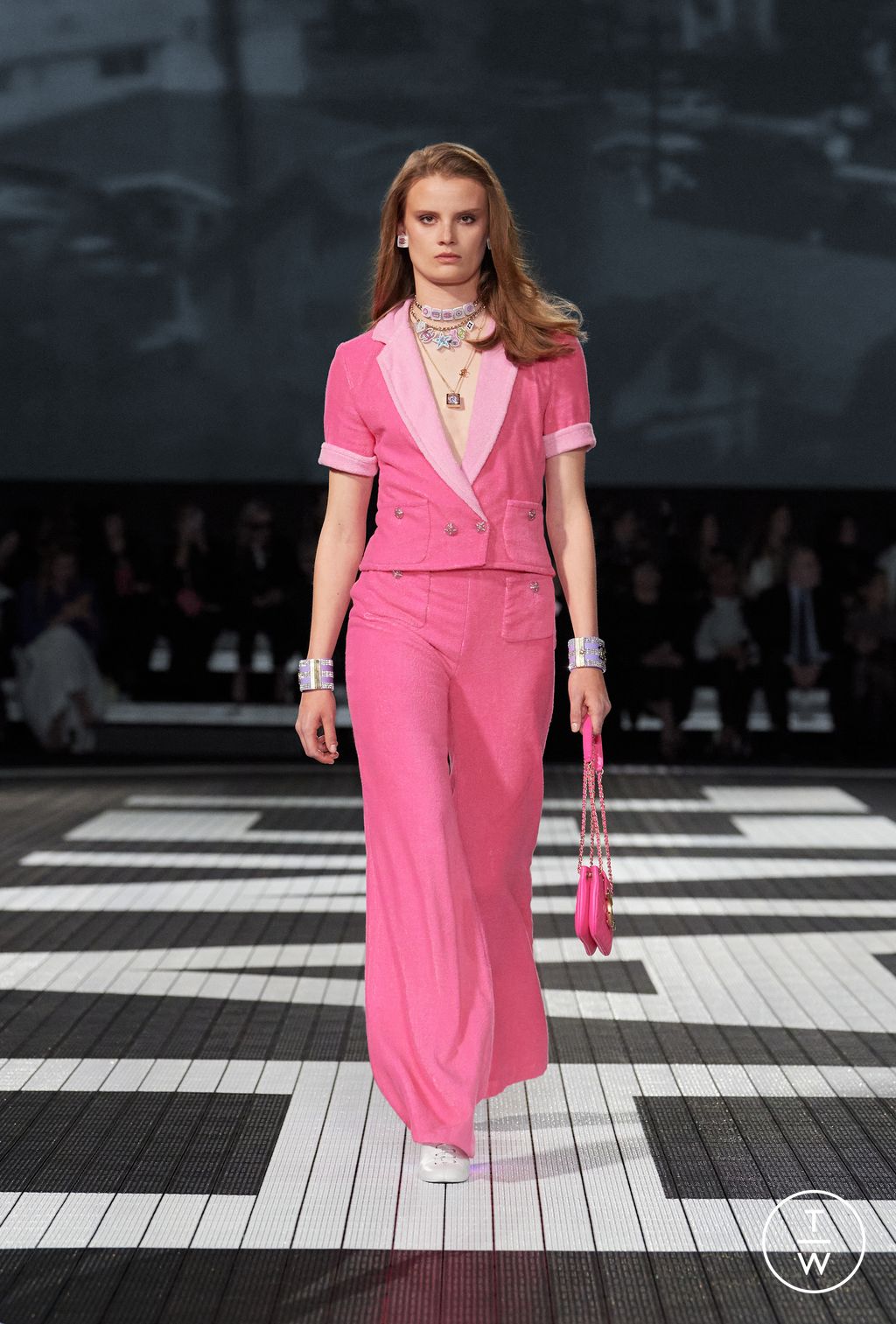 Fashion Week Paris Resort 2024 look 19 from the Chanel collection womenswear