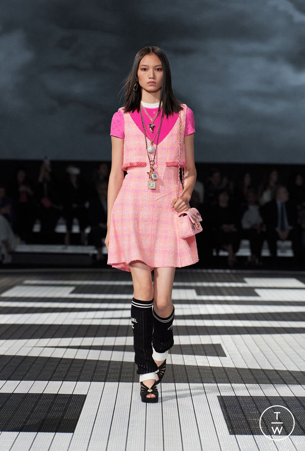 Fashion Week Paris Resort 2024 look 22 de la collection Chanel womenswear
