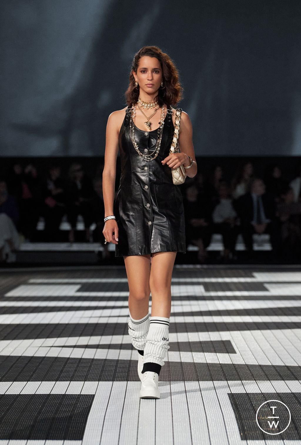 Fashion Week Paris Resort 2024 look 25 de la collection Chanel womenswear