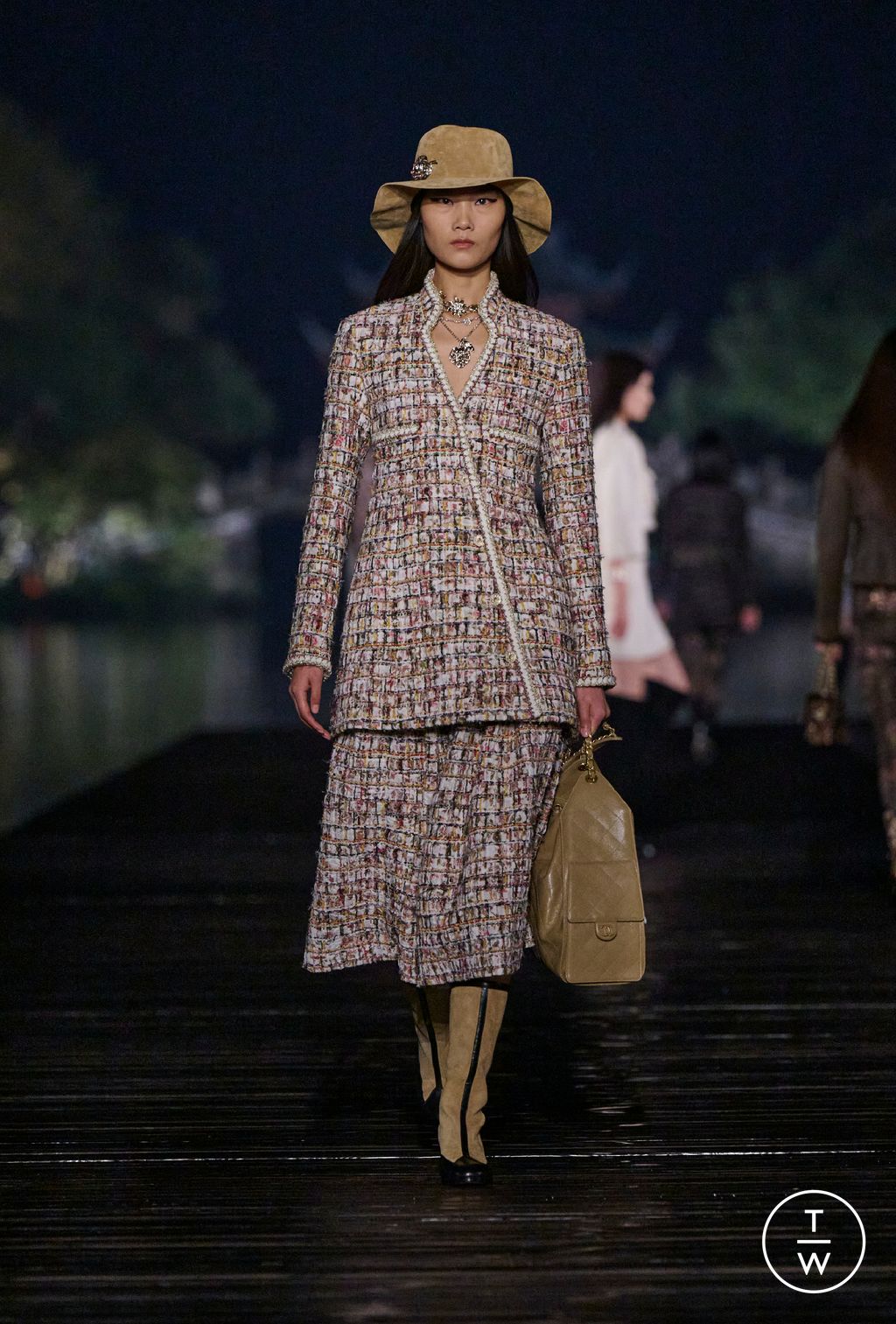 Fashion Week Paris Pre-Fall 2025 look 26 from the Chanel collection 女装