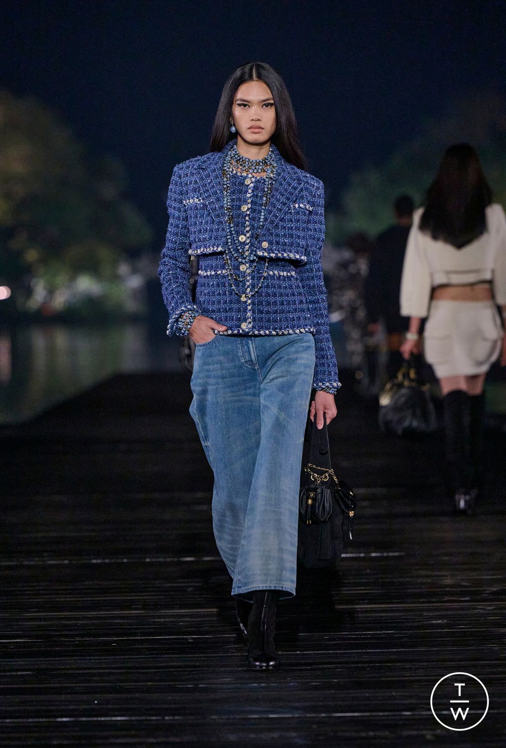 Fashion Week Paris Pre-Fall 2025 look 33 from the Chanel collection womenswear