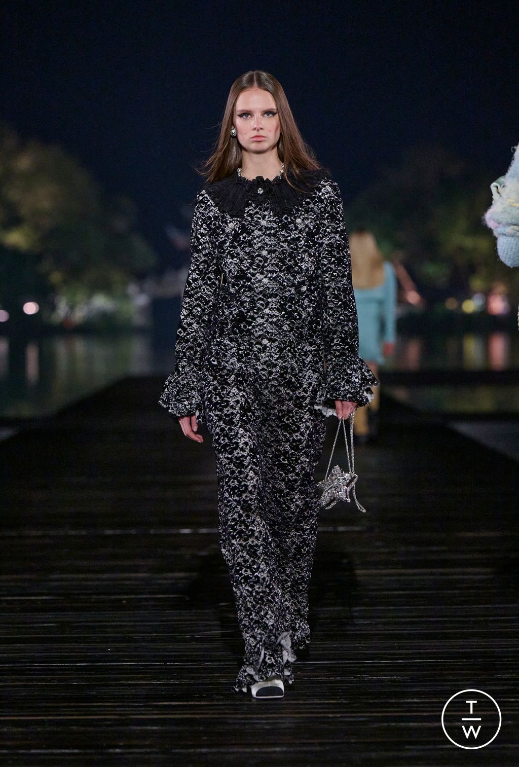 Fashion Week Paris Pre-Fall 2025 look 36 from the Chanel collection 女装