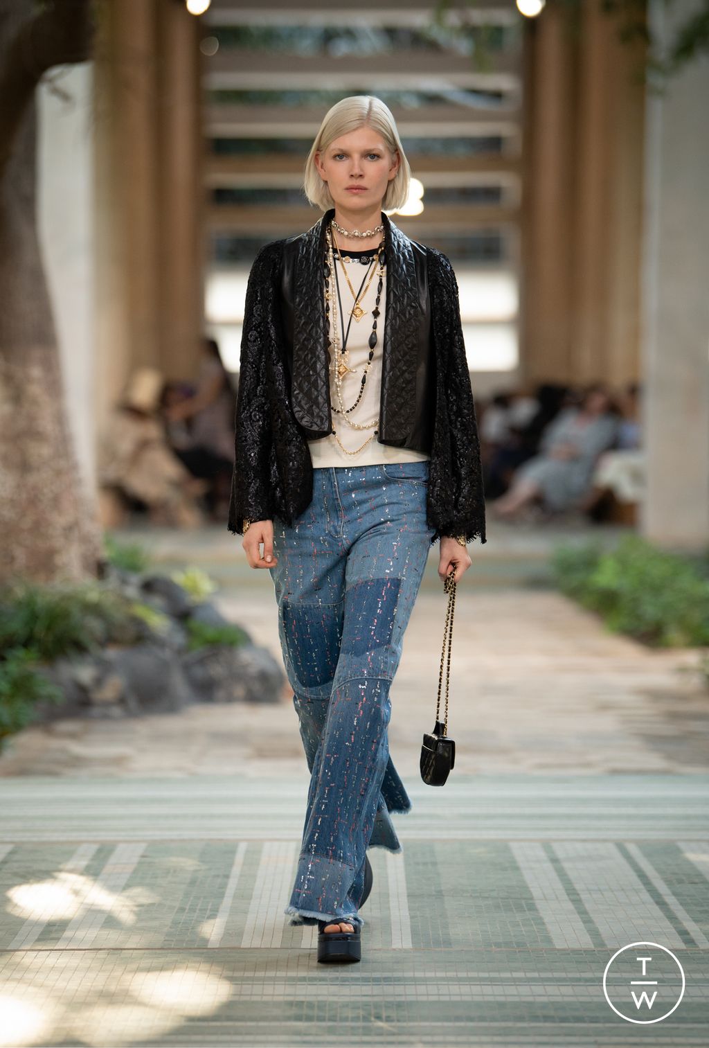 Fashion Week Paris Pre-Fall 2023 look 37 from the Chanel collection womenswear