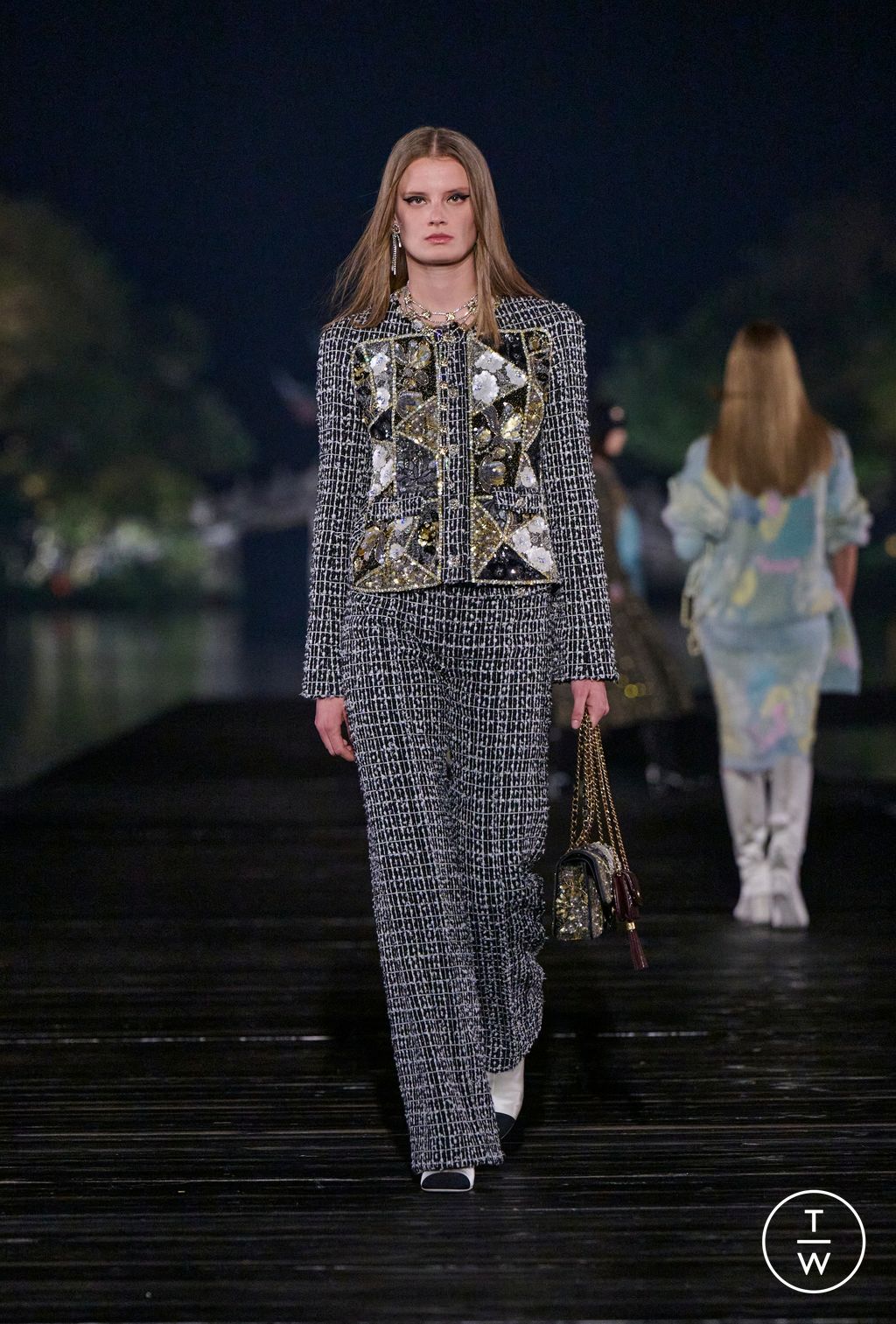 Fashion Week Paris Pre-Fall 2025 look 37 from the Chanel collection womenswear