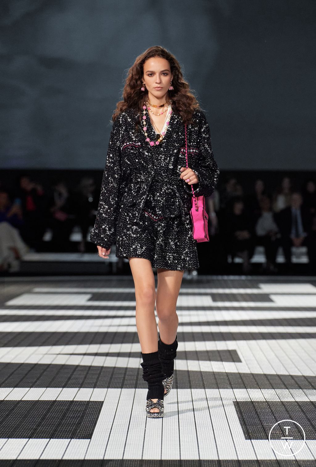 Fashion Week Paris Resort 2024 look 39 from the Chanel collection womenswear