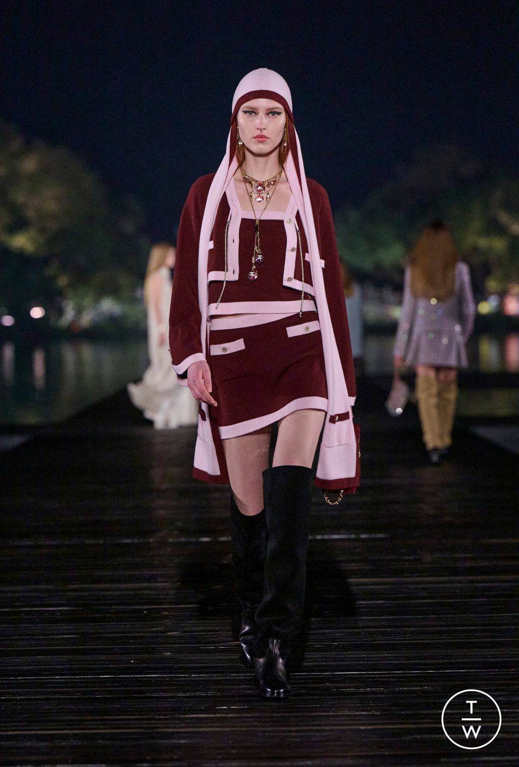 Fashion Week Paris Pre-Fall 2025 look 40 from the Chanel collection womenswear