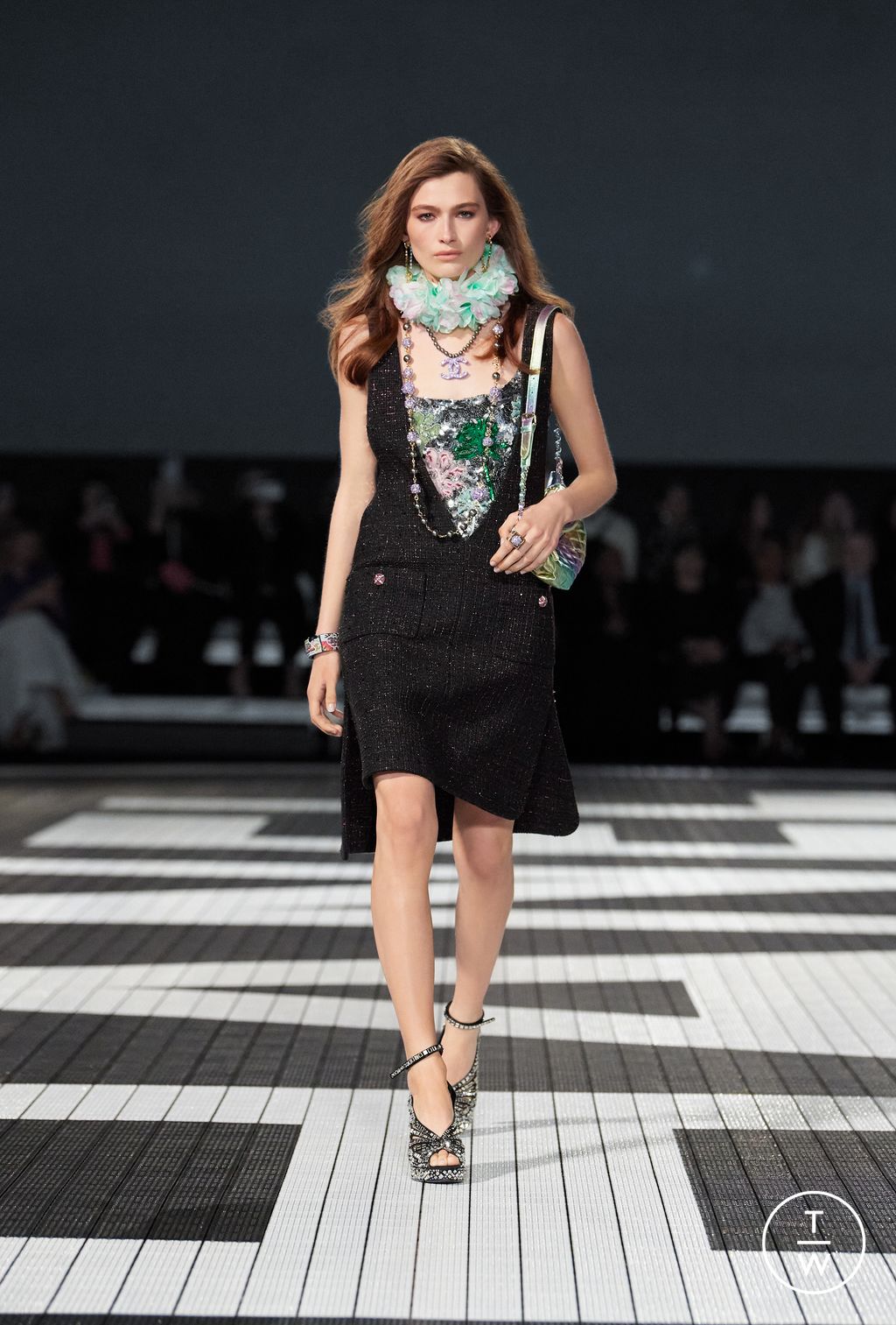 Fashion Week Paris Resort 2024 look 42 de la collection Chanel womenswear