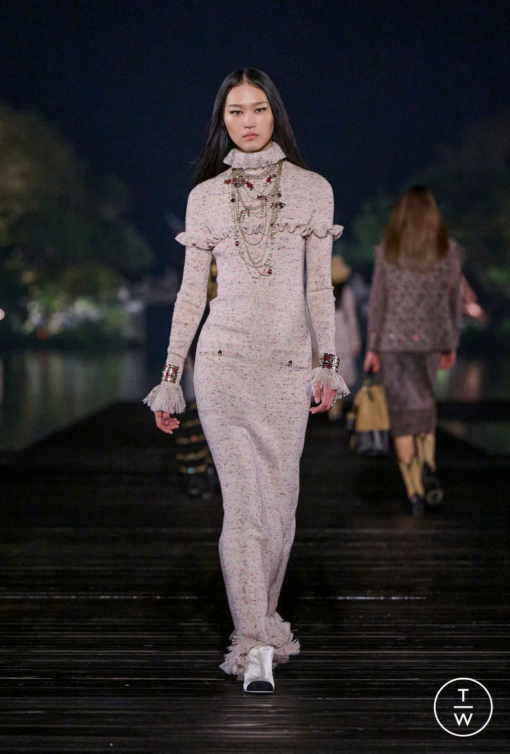 Fashion Week Paris Pre-Fall 2025 look 43 from the Chanel collection womenswear