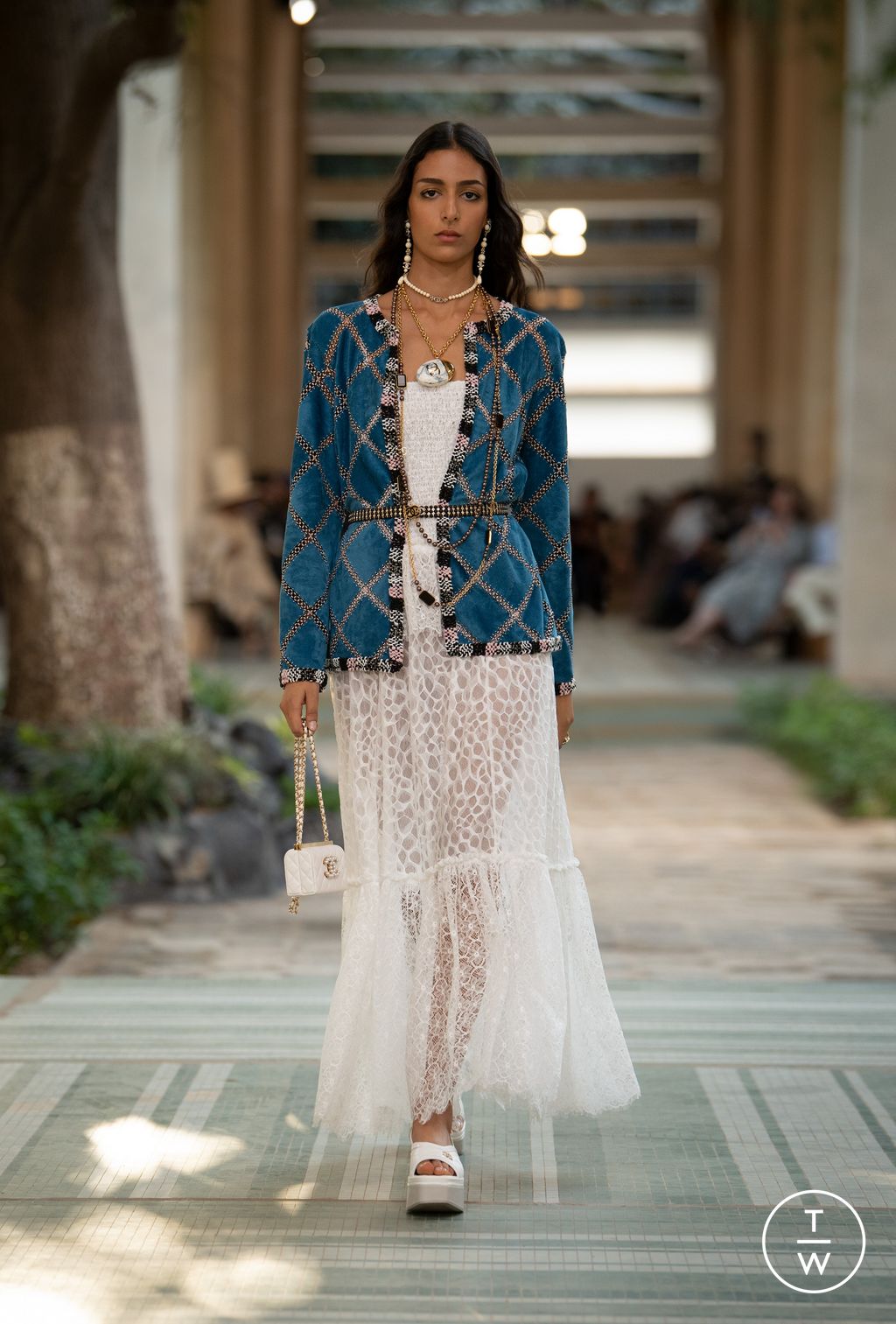 Fashion Week Paris Pre-Fall 2023 look 45 from the Chanel collection womenswear