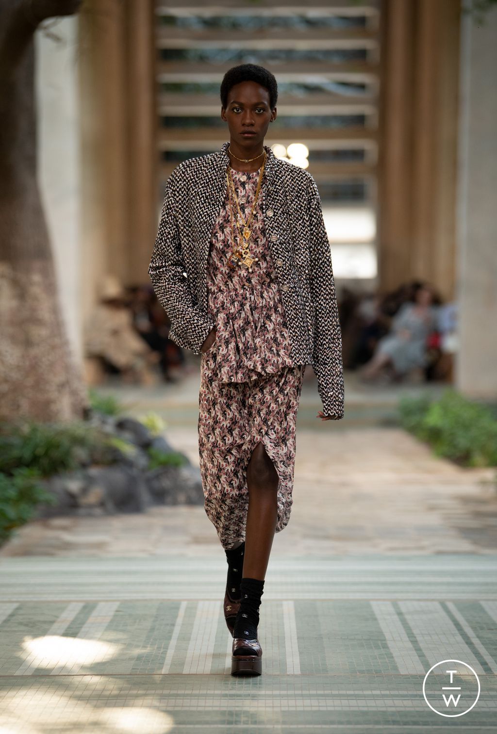 Fashion Week Paris Pre-Fall 2023 look 49 from the Chanel collection womenswear