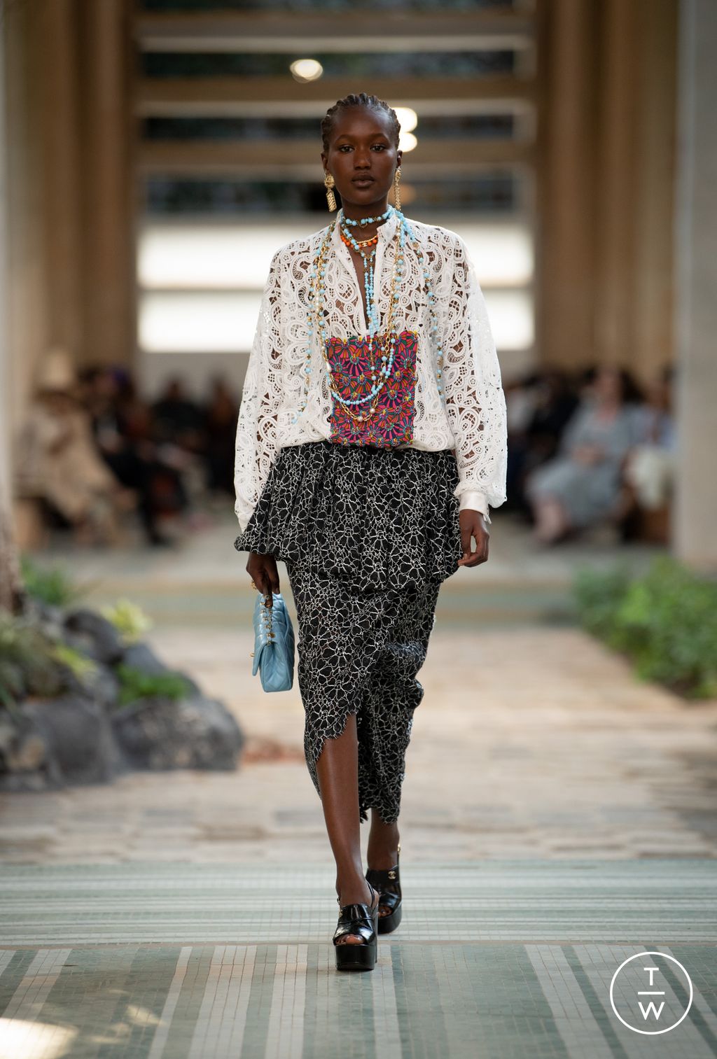 Fashion Week Paris Pre-Fall 2023 look 50 from the Chanel collection 女装