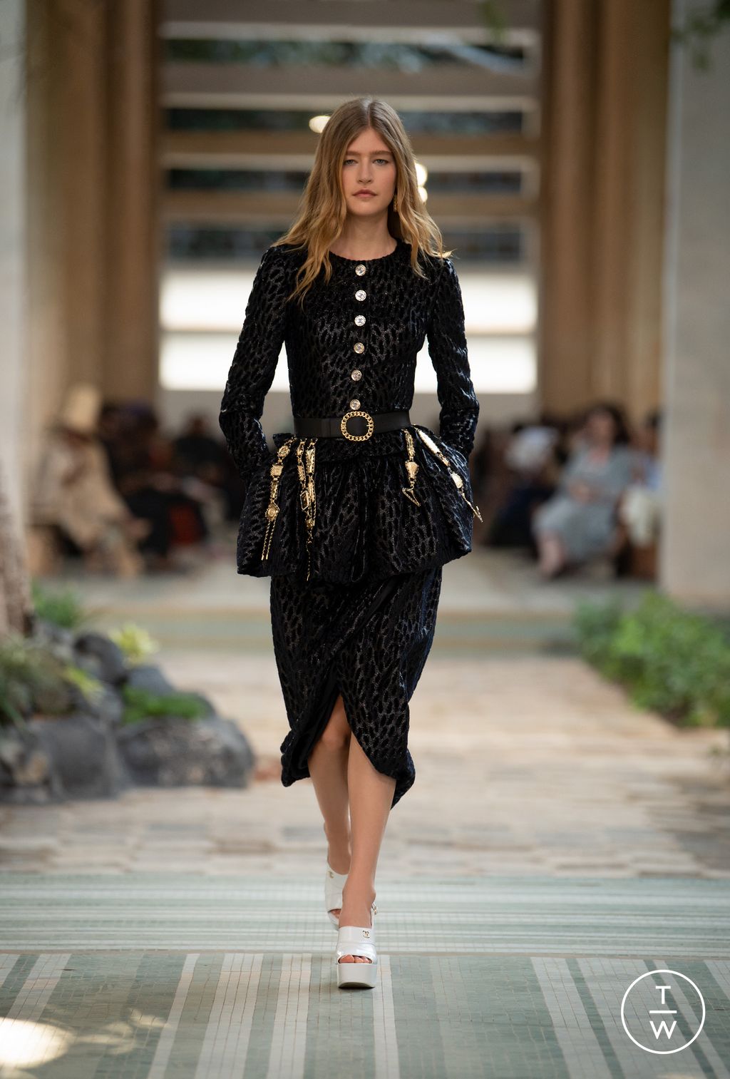 Fashion Week Paris Pre-Fall 2023 look 51 from the Chanel collection womenswear