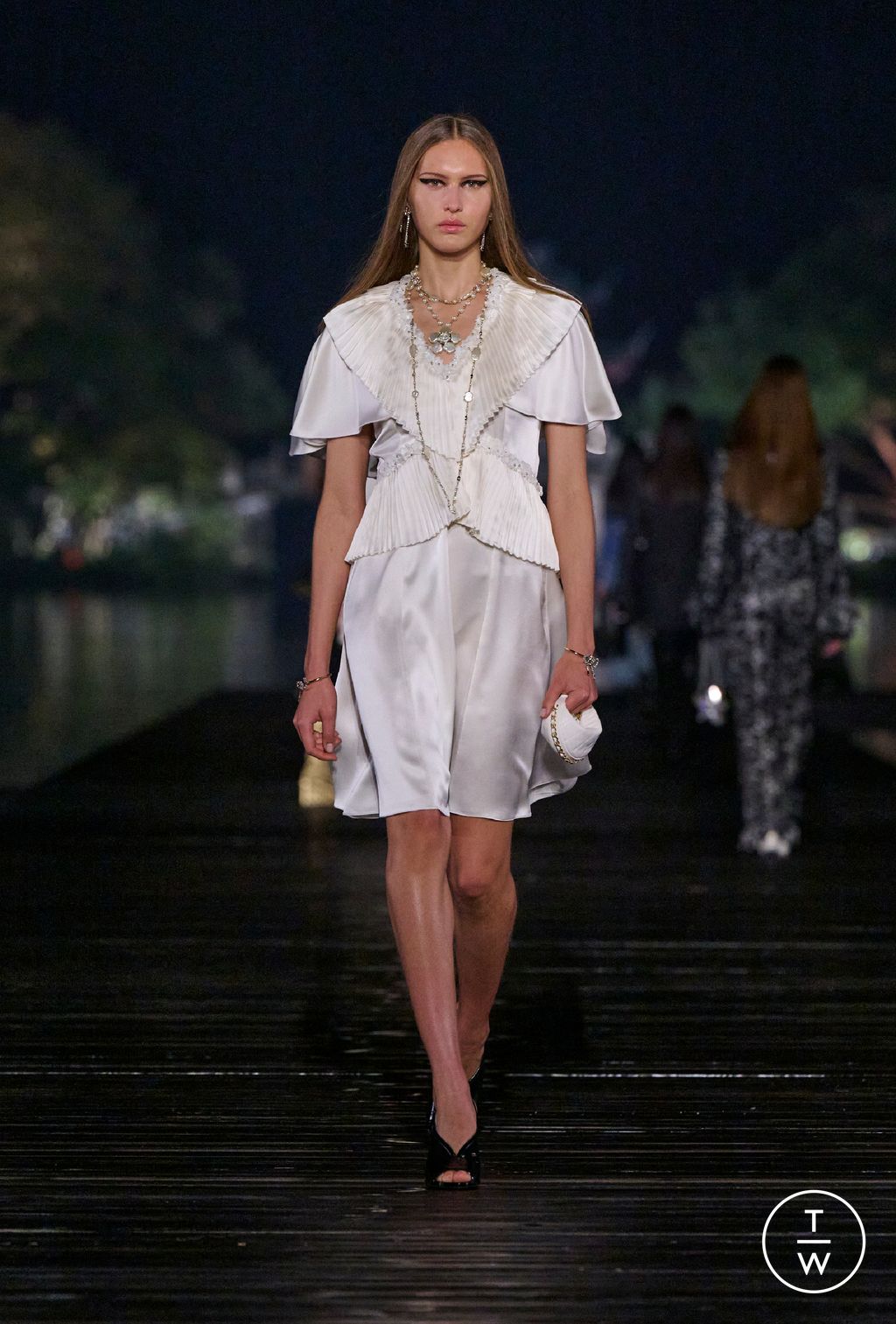 Fashion Week Paris Pre-Fall 2025 look 53 from the Chanel collection womenswear